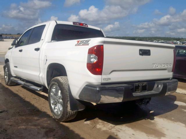 5TFEM5F19JX129967 - 2018 TOYOTA TUNDRA CRE WHITE photo 3