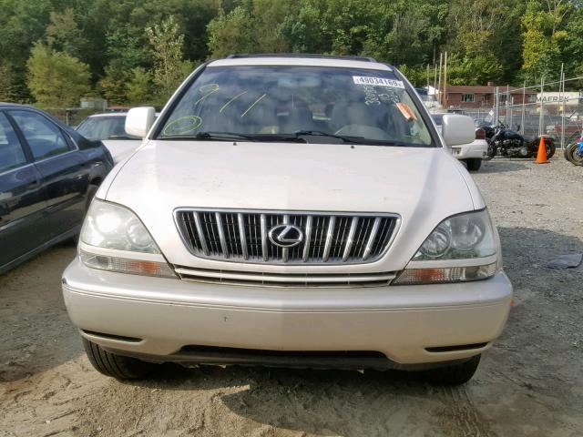 JTJGF10U620139376 - 2002 LEXUS RX 300 WHITE photo 9