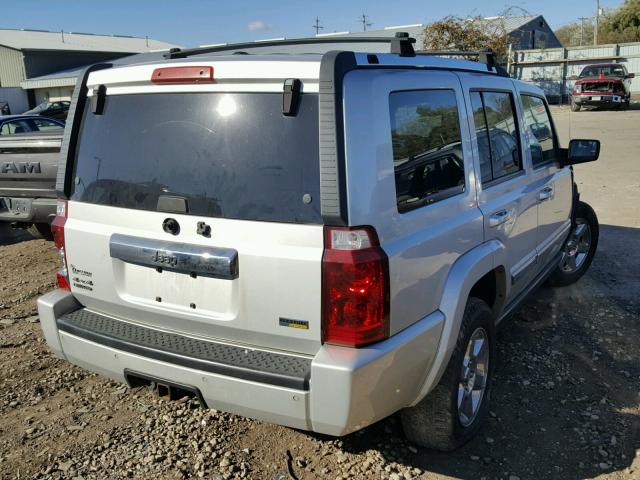 1J8HG58PX7C671996 - 2007 JEEP COMMANDER SILVER photo 4