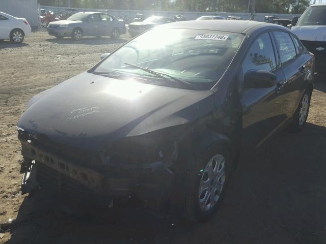 1FAHP3F2XCL391269 - 2012 FORD FOCUS SE BLACK photo 2