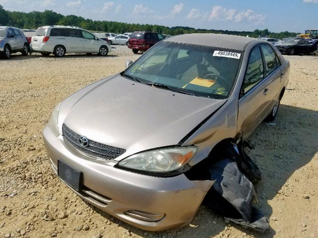 JTDBE32K330179889 - 2003 TOYOTA CAMRY LE GOLD photo 2