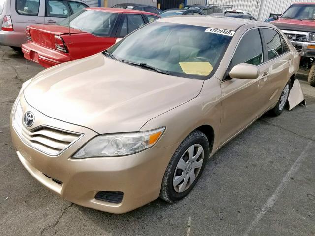 4T1BF3EK2AU069684 - 2010 TOYOTA CAMRY BASE GOLD photo 2