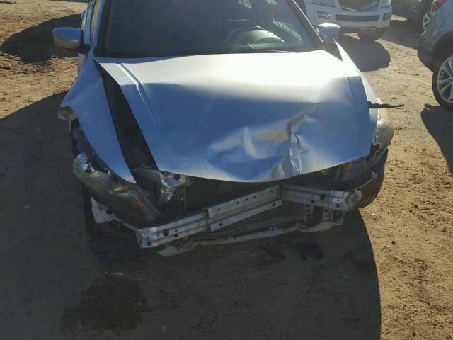 1HGCP25339A121833 - 2009 HONDA ACCORD LX SILVER photo 9