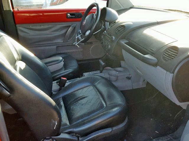 3VWCD21C4YM463805 - 2000 VOLKSWAGEN NEW BEETLE წითელი ფოტო 5