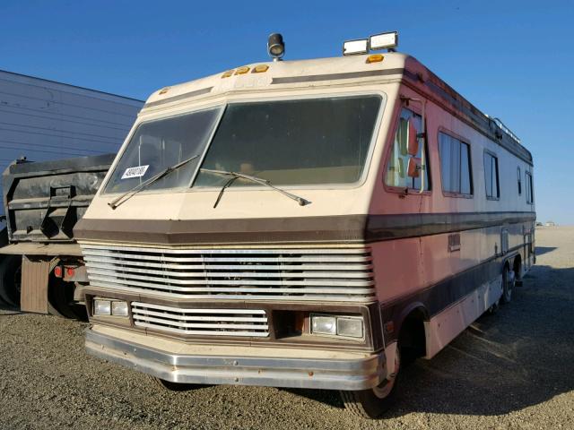 1GDKP37W1C3502854 - 1982 GMC MOTOR HOME TAN photo 2