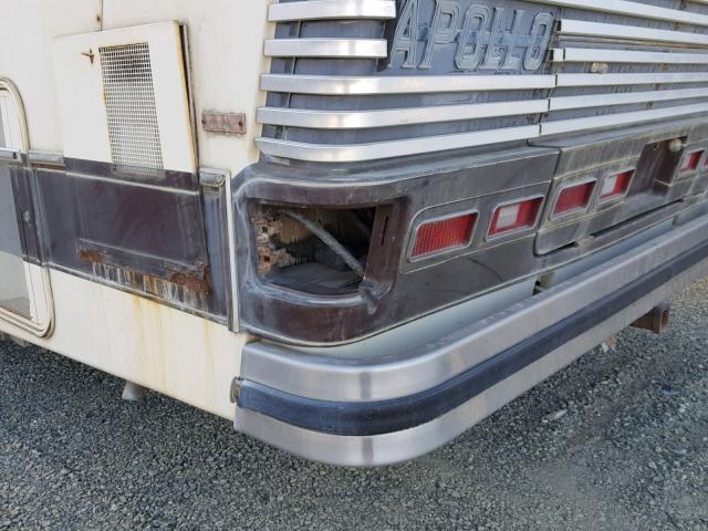 1GDKP37W1C3502854 - 1982 GMC MOTOR HOME TAN photo 9