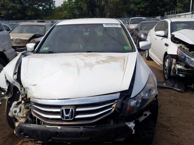 1HGCP2F62BA103953 - 2011 HONDA ACCORD WHITE photo 9