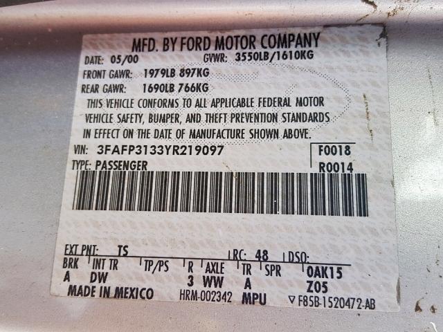 3FAFP3133YR219097 - 2000 FORD FOCUS ZX3 SILVER photo 10