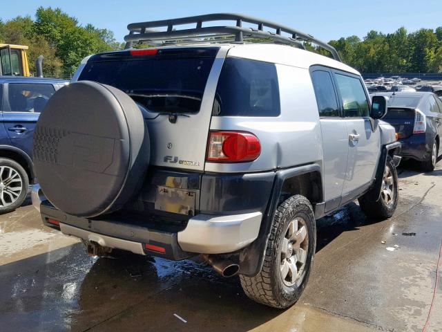 JTEBU11F070009857 - 2007 TOYOTA FJ CRUISER SILVER photo 4