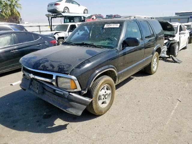 1GNDT13W2T2103726 - 1996 CHEVROLET BLAZER BLACK photo 2