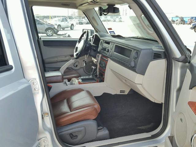 1J8HH58P17C622487 - 2007 JEEP COMMANDER SILVER photo 5