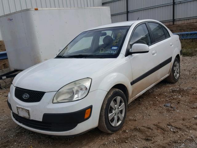 KNADE123586390566 - 2008 KIA RIO BASE WHITE photo 2