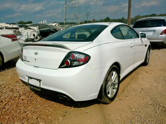 KMHHM66DX8U277923 - 2008 HYUNDAI TIBURON GS WHITE photo 4