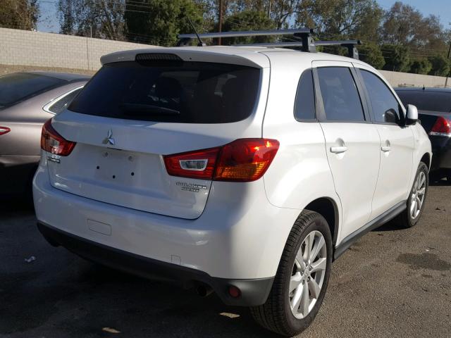 4A4AP3AU6DE006647 - 2013 MITSUBISHI OUTLANDER WHITE photo 4