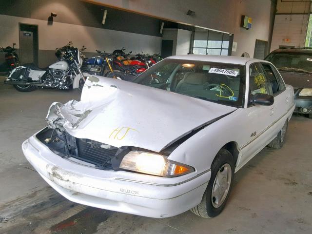 1G4NJ52T8VC440735 - 1997 BUICK SKYLARK CU WHITE photo 2