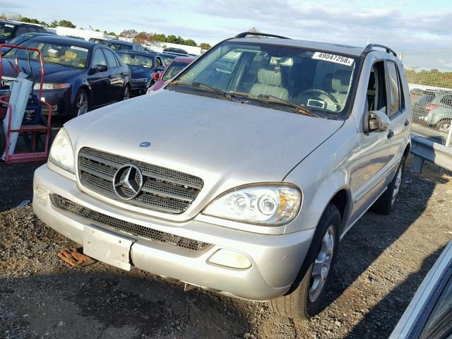 4JGAB57E83A454603 - 2003 MERCEDES-BENZ ML 350 SILVER photo 2