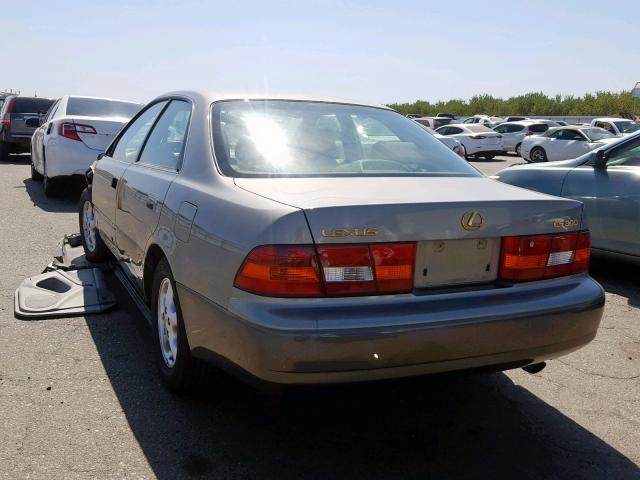 JT8BF28G7W0140509 - 1998 LEXUS ES 300 TWO TONE photo 3