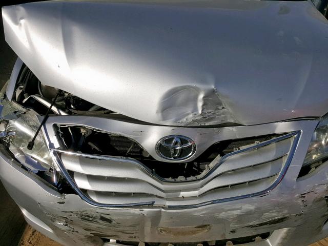 4T4BF3EK5BR192032 - 2011 TOYOTA CAMRY BASE SILVER photo 7