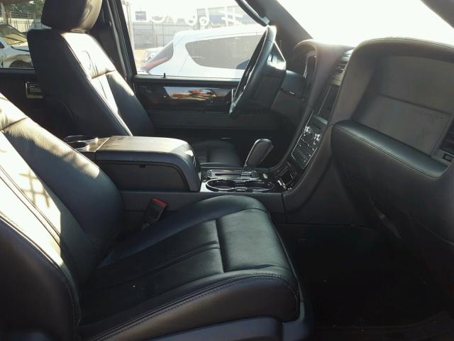 5LMJJ2LT0HEL07095 - 2017 LINCOLN NAVIGATOR SILVER photo 5