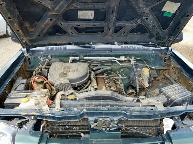 1N6DD26S01C304095 - 2001 NISSAN FRONTIER K GREEN photo 7