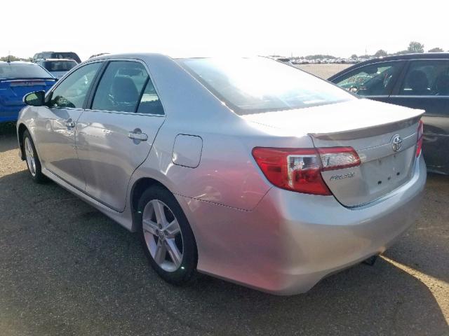 4T1BF1FK2CU097135 - 2012 TOYOTA CAMRY BASE SILVER photo 3