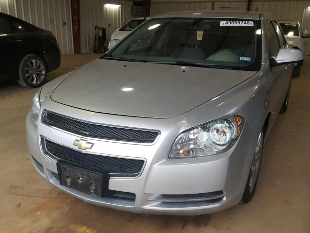 1G1ZC5EB2AF285880 - 2010 CHEVROLET MALIBU 1LT SILVER photo 2