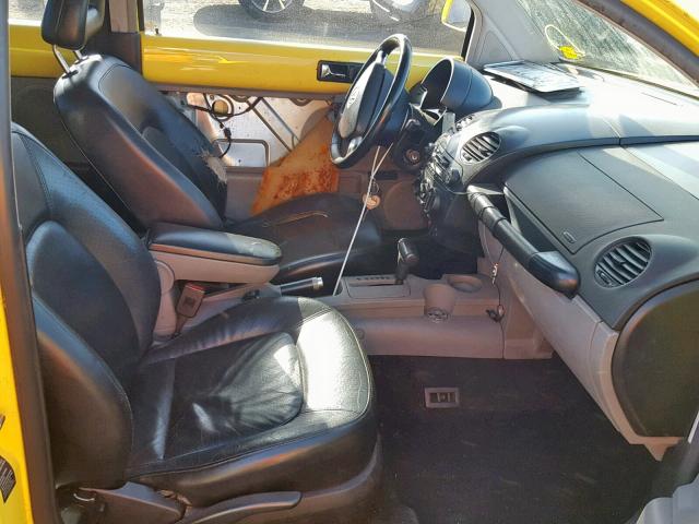 3VWCA21C7YM475150 - 2000 VOLKSWAGEN NEW BEETLE 黄色 照片 5