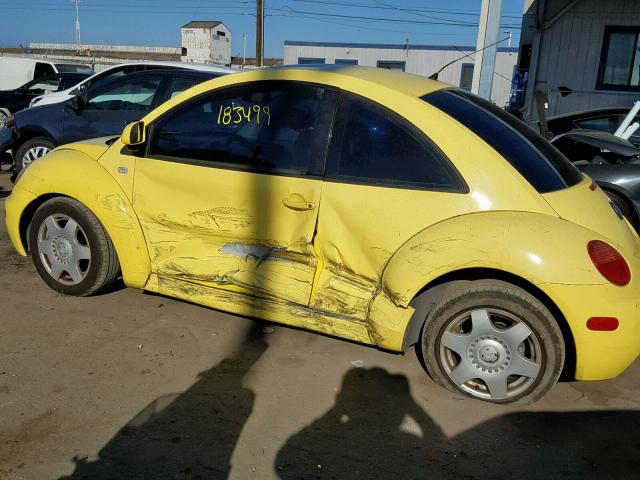 3VWCA21C7YM475150 - 2000 VOLKSWAGEN NEW BEETLE 黄色 照片 9