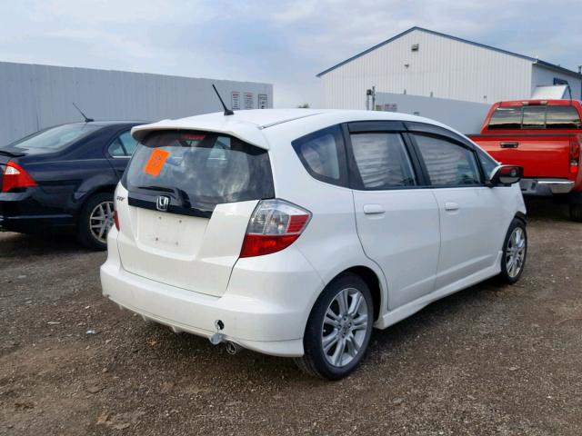 JHMGE88499C007237 - 2009 HONDA FIT SPORT WHITE photo 4