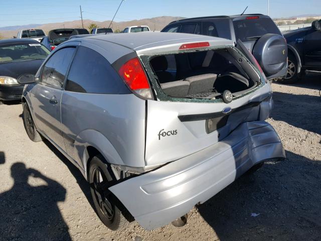 3FAFP31343R168928 - 2003 FORD FOCUS ZX3 SILVER photo 3