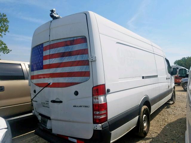 WD3PE8CC5E5921624 - 2014 MERCEDES-BENZ SPRINTER 2 WHITE photo 4