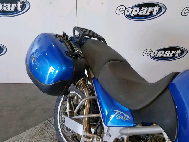 SMT700FR96J250507 - 2006 TRIUMPH MOTORCYCLE TIGER BLUE photo 6