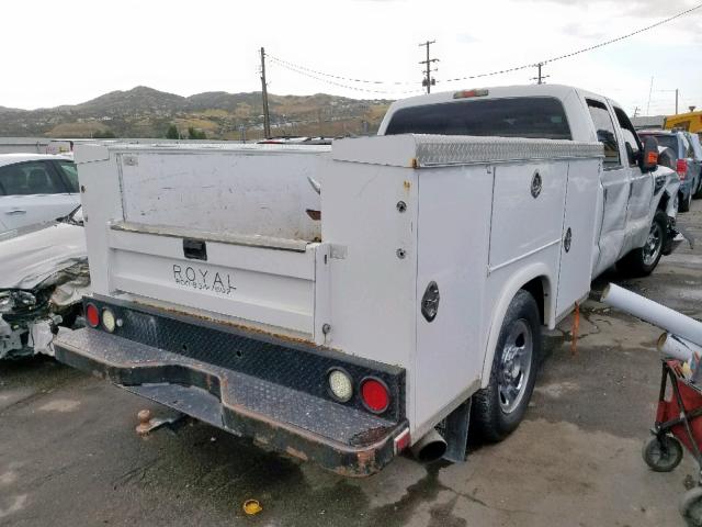 1FTWW305X8EB93701 - 2008 FORD F350 SRW S WHITE photo 4