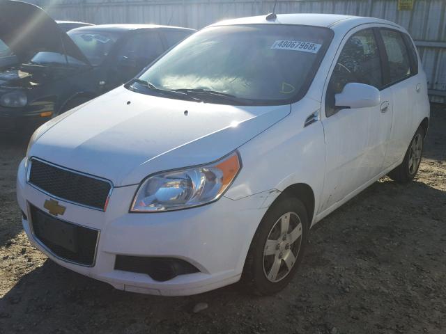 KL1TD6DE1AB049148 - 2010 CHEVROLET AVEO LS WHITE photo 2