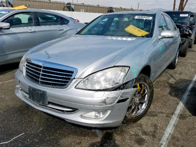 WDDNG71X17A118851 - 2007 MERCEDES-BENZ S 550 SILVER photo 2