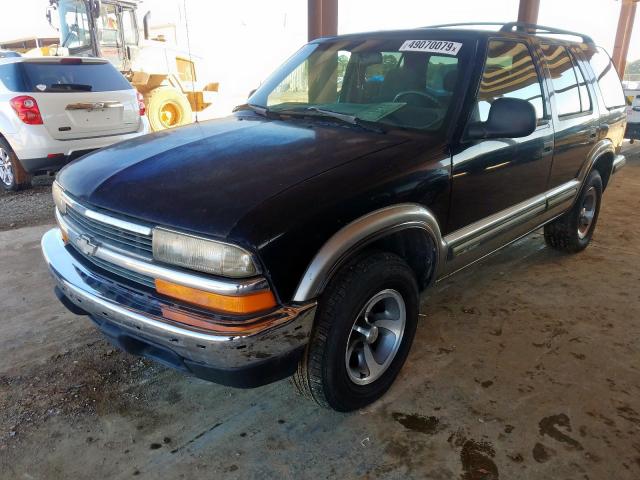 1GNCS13W0W2211796 - 1998 CHEVROLET BLAZER BLACK photo 2