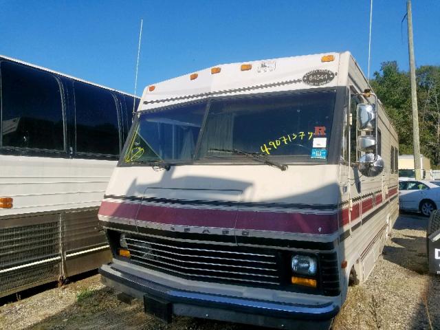 1GBJP37W3E3331144 - 1984 CHEVROLET P30 BEIGE photo 2