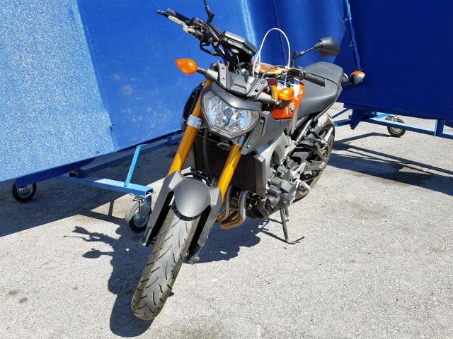 JYARN33E2EA002590 - 2014 YAMAHA FZ09 ORANGE photo 2