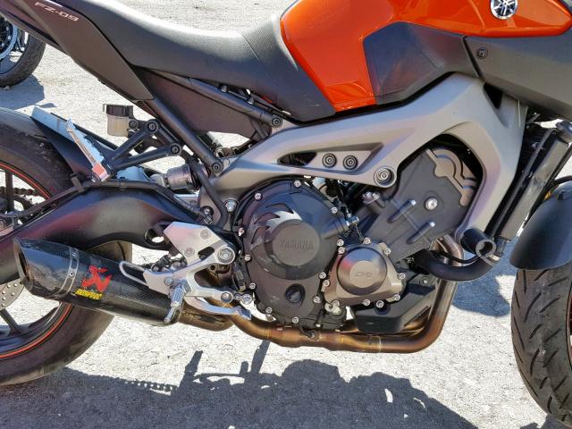 JYARN33E2EA002590 - 2014 YAMAHA FZ09 ORANGE photo 7