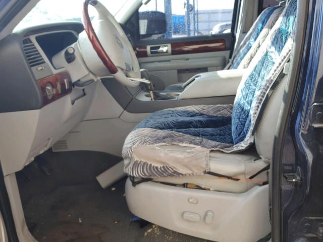 5LMFU27R94LJ15918 - 2004 LINCOLN NAVIGATOR Көк фото 5