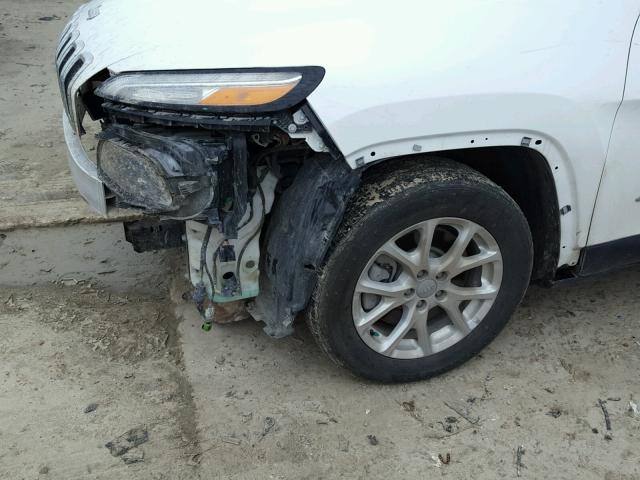 1C4PJLCB4JD566425 - 2018 JEEP CHEROKEE L WHITE photo 9