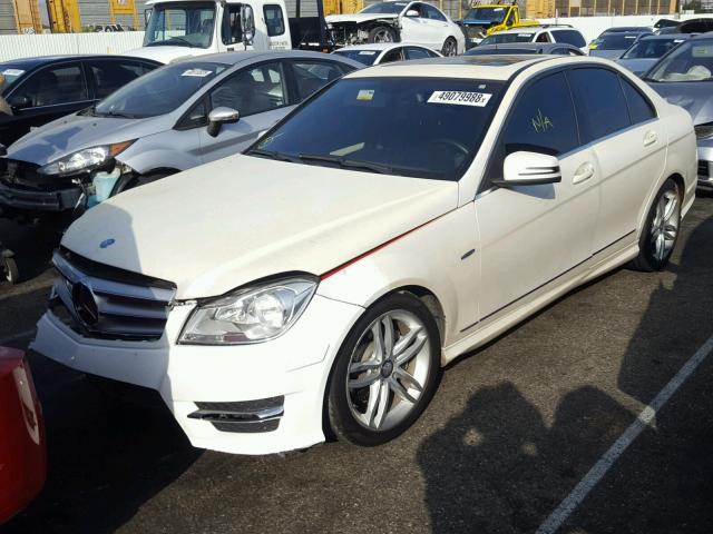 WDDGF4HB6CR214037 - 2012 MERCEDES-BENZ C 250 WHITE photo 2