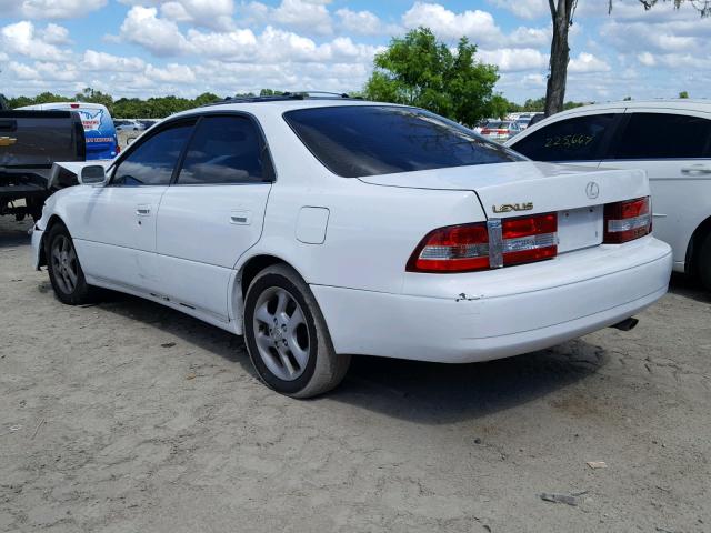 JT8BF28G310324225 - 2001 LEXUS ES 300 WHITE photo 3