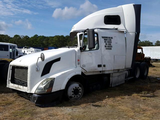 4V4NC9EJ7CN539259 - 2012 VOLVO VN VNL WHITE photo 2