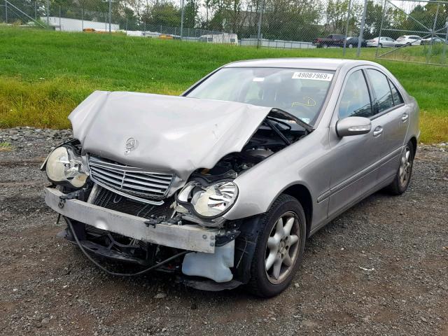 WDBRF84J04F556401 - 2004 MERCEDES-BENZ C 320 4MAT GRAY photo 2