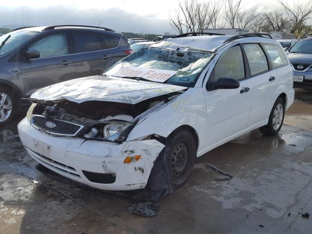 1FAFP36N86W133918 - 2006 FORD FOCUS ZXW WHITE photo 2