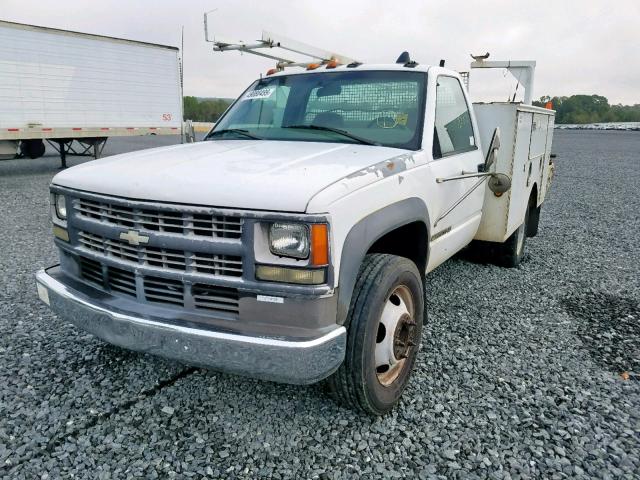 3GBKC34F91M103808 - 2001 CHEVROLET C3500-HD WHITE photo 2