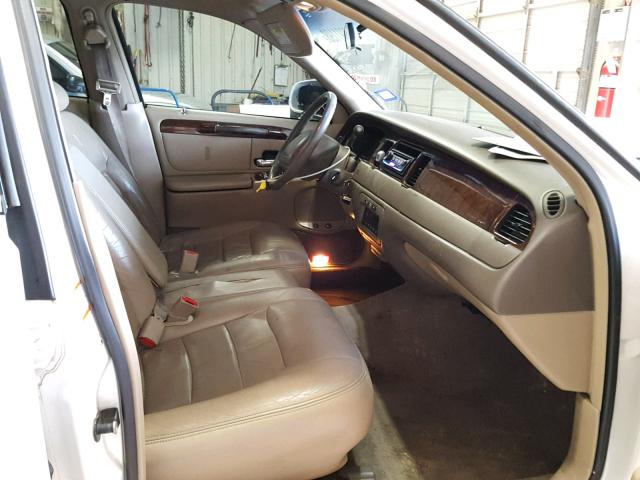 1LNHM81WXXY694969 - 1999 LINCOLN TOWN CAR E WHITE photo 5