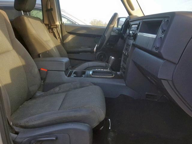 1J8HG48K78C149763 - 2008 JEEP COMMANDER ნაცრისფერი ფოტო 5
