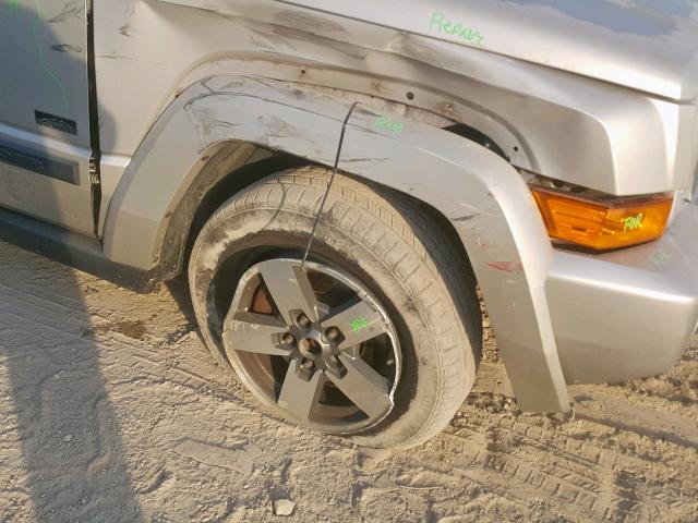 1J8HG48K78C149763 - 2008 JEEP COMMANDER ნაცრისფერი ფოტო 9